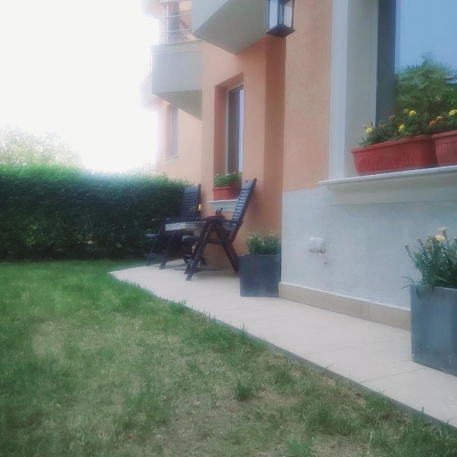 Saint Nicholas Varna Lovely 2 Bedroom Apartment With Sunny Garden Extérieur photo