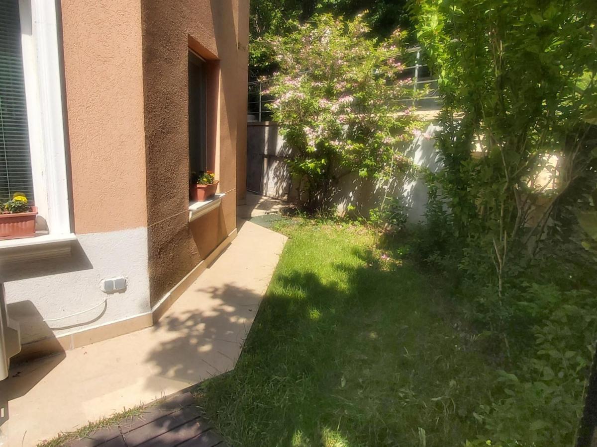 Saint Nicholas Varna Lovely 2 Bedroom Apartment With Sunny Garden Extérieur photo